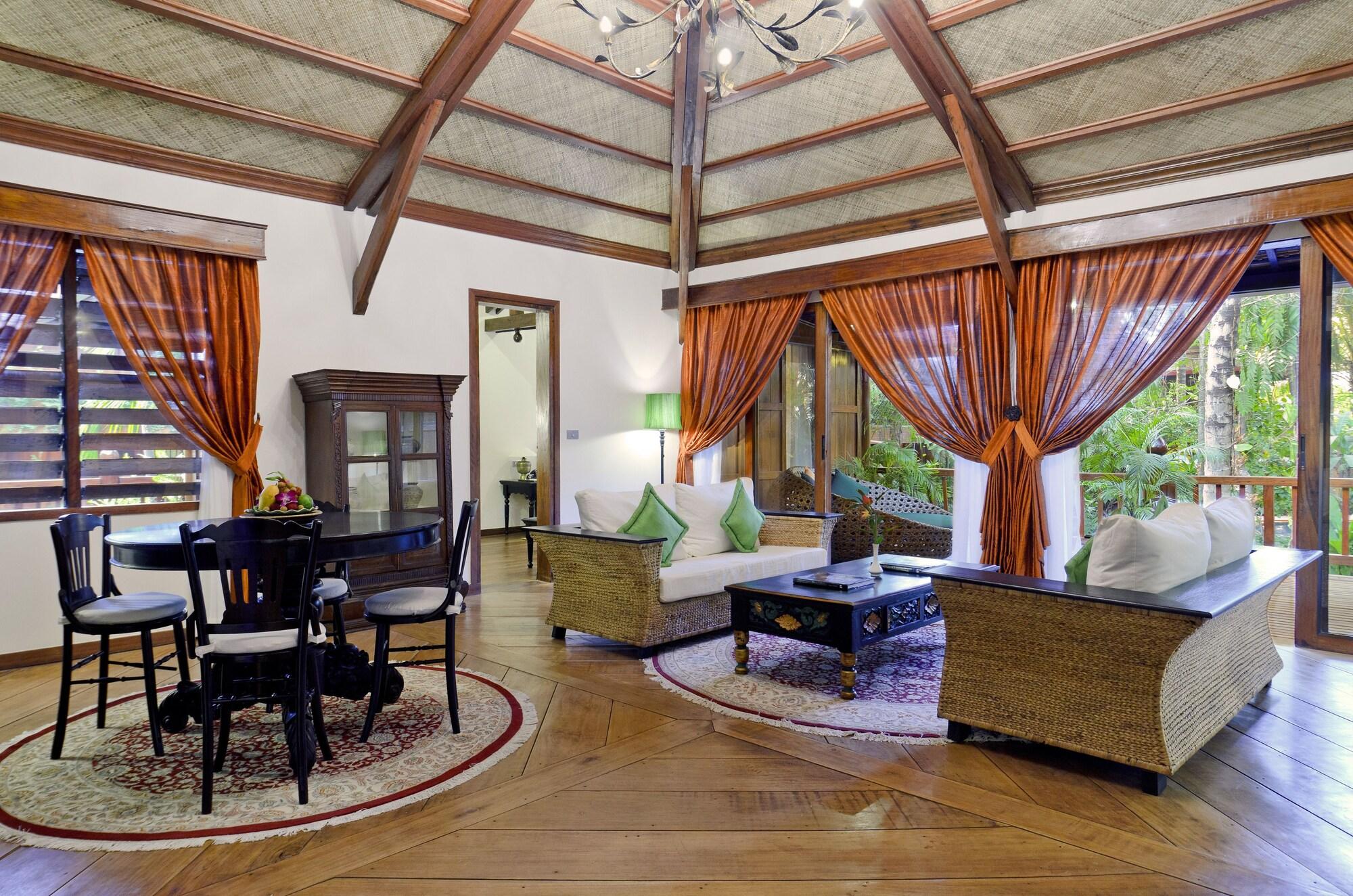 Angkor Village Hotel - Small Luxury Hotels Of The World Siem Reap Exteriér fotografie The interior of a villa at the resort