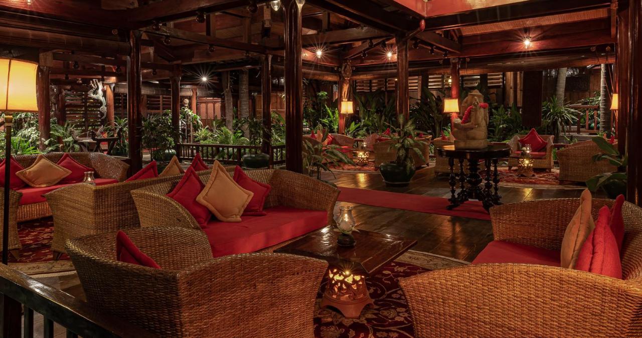 Angkor Village Hotel - Small Luxury Hotels Of The World Siem Reap Exteriér fotografie The lobby of the Taj Bengal
