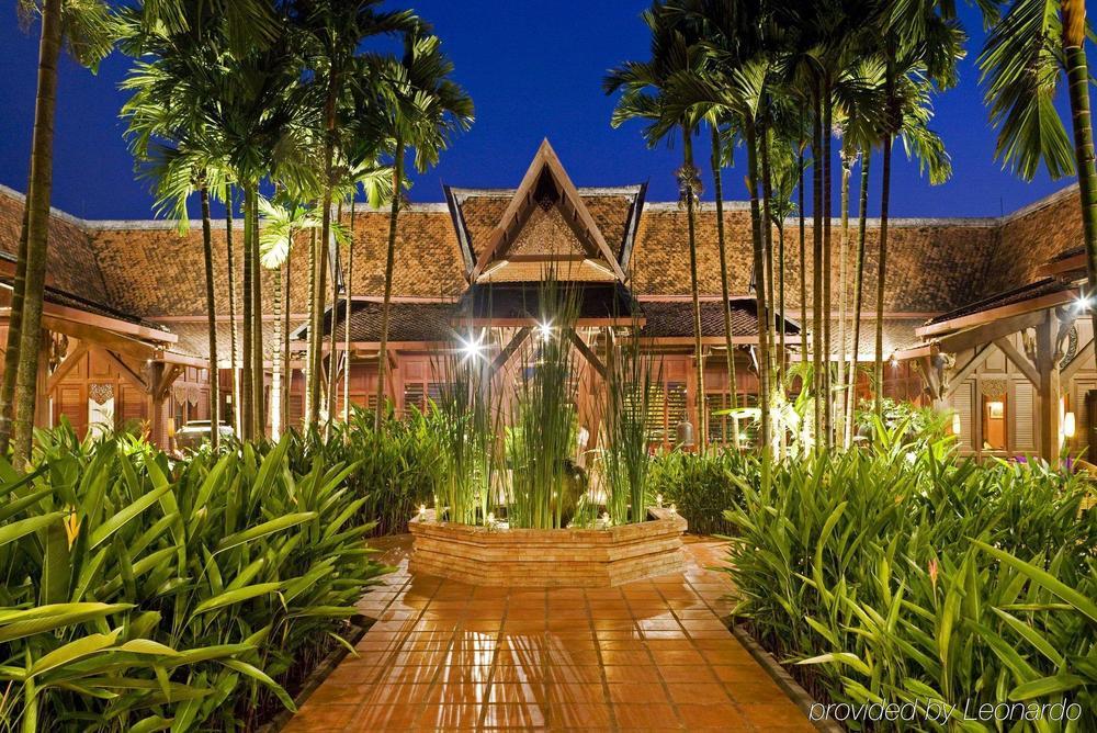 Angkor Village Hotel - Small Luxury Hotels Of The World Siem Reap Exteriér fotografie The Royal Spa at The Royal Paradise Hotel & Spa